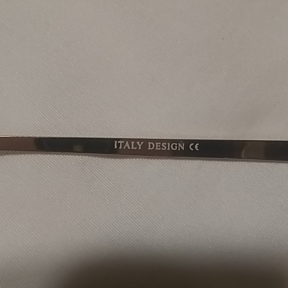 Sunglasses - Picture 5 of 8